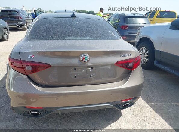ZARFANBN8K7602867 2019 ALFA ROMEO GIULIA Brown 