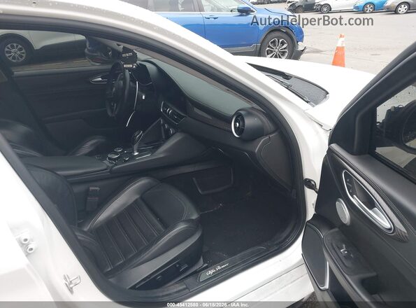 ZARFANBNXK7613823 2019 ALFA ROMEO GIULIA White Vista interior delantera