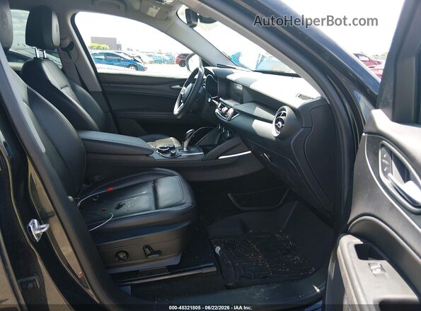 ZASFAKAN1J7B89304 2018 ALFA ROMEO STELVIO Черный Вид салона спереди