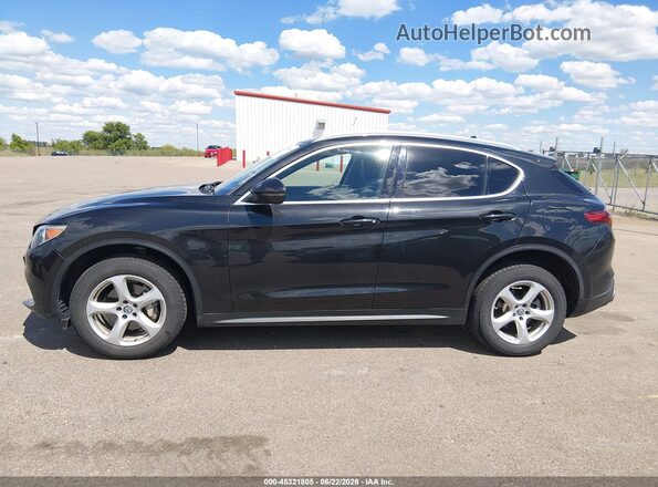 ZASFAKAN1J7B89304 2018 ALFA ROMEO STELVIO Черный Панорамный вид салона 360°