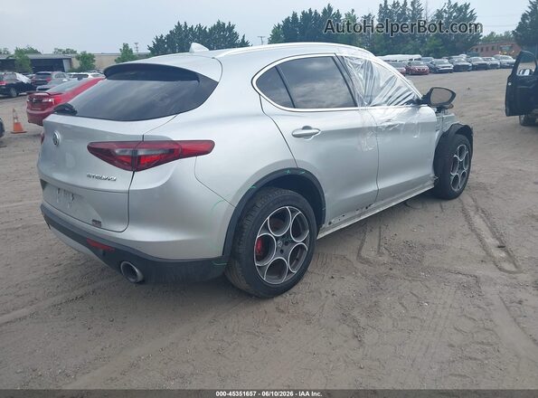 ZASFAKAN3J7B80779 2018 ALFA ROMEO STELVIO Серебряный Задняя правая четверть