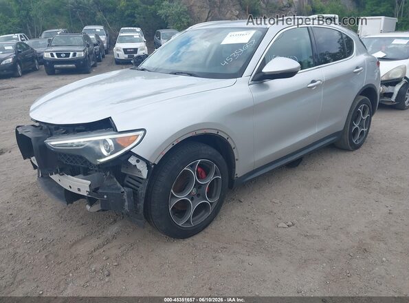 ZASFAKAN3J7B80779 2018 ALFA ROMEO STELVIO Серебряный Передняя левая четверть