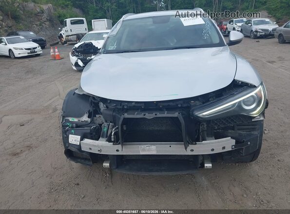 ZASFAKAN3J7B80779 2018 ALFA ROMEO STELVIO Серебряный Вид задней части салона