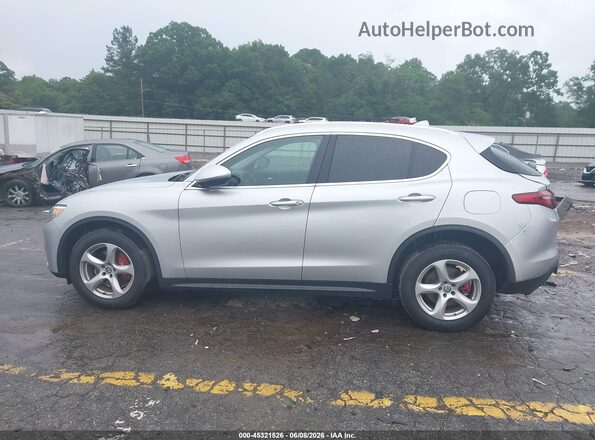 ZASFAKAN7J7B69008 2018 ALFA ROMEO STELVIO Silver Սալոնի 360 աստիճան տեսք