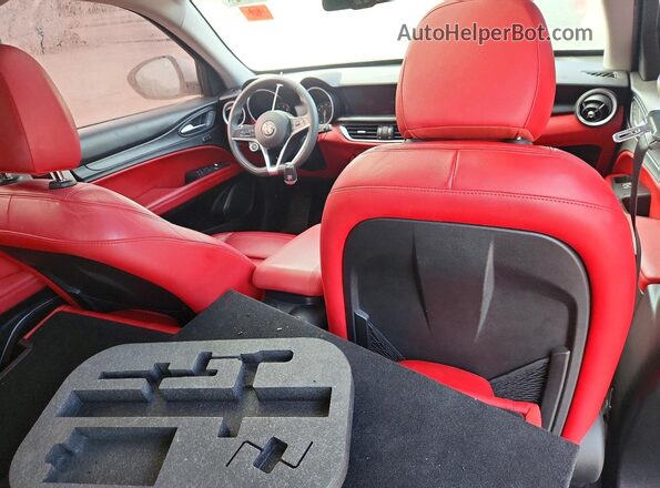 ZASFAKANXJ7B73781 2018 ALFA ROMEO STELVIO White Vista del salpicadero