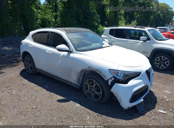 ZASFAKBN4J7C28952 2018 ALFA ROMEO STELVIO White 