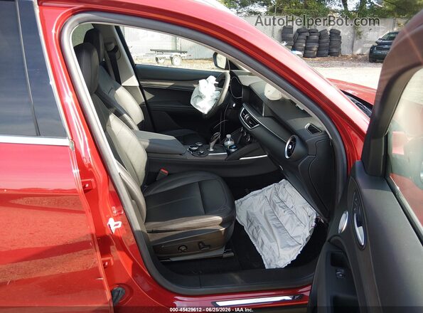 ZASFAKBN7J7B64373 2018 ALFA ROMEO STELVIO Красный Вид салона спереди