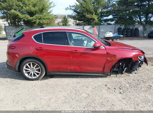 ZASFAKBN7J7B64373 2018 ALFA ROMEO STELVIO Красный Вид задней части салона