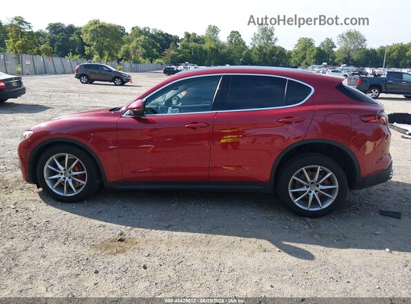 ZASFAKBN7J7B64373 2018 ALFA ROMEO STELVIO Красный Панорамный вид салона 360°