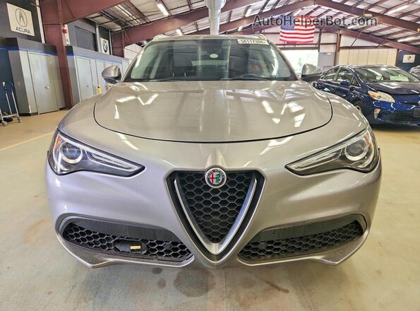 ZASFAKBN8J7B67301 2018 ALFA ROMEO STELVIO Серый 