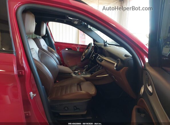ZASFAKNN1J7C00084 2018 ALFA ROMEO STELVIO Red Սալոնի դիմացի տեսք