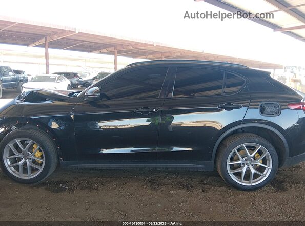 ZASFAKNN2J7C02507 2018 ALFA ROMEO STELVIO Black Панорамний вид салону 360°