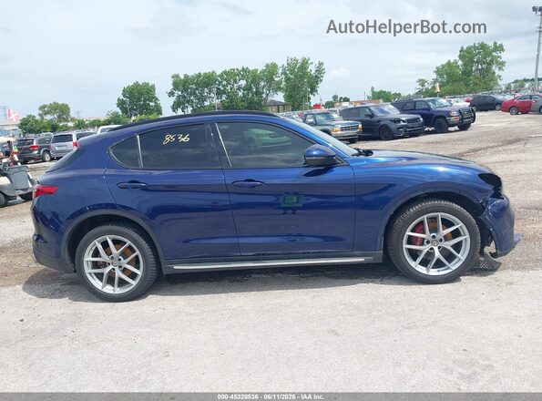 ZASFAKNN3J7C00135 2018 ALFA ROMEO STELVIO Blue Սալոնի հետևի տեսք