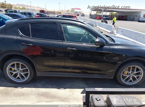 ZASFAKNN4J7B70062 2018 ALFA ROMEO STELVIO Black უკანა სალონის ხედი