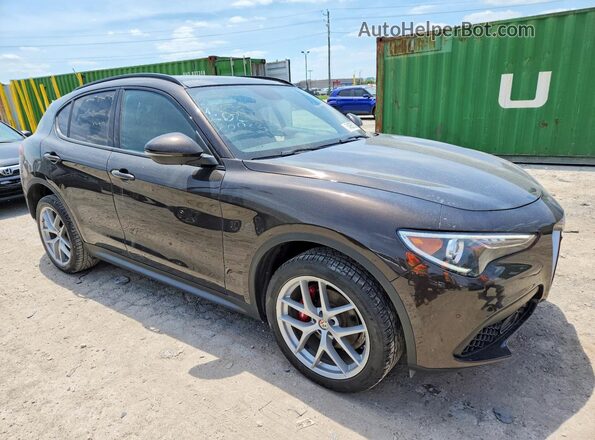 ZASFAKNN4J7C00323 2018 ALFA ROMEO STELVIO Черный 