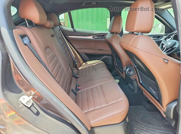 ZASFAKNN4J7C00323 2018 ALFA ROMEO STELVIO Черный 