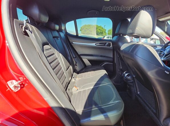 ZASFAKNN5J7B78915 2018 ALFA ROMEO STELVIO Красный 