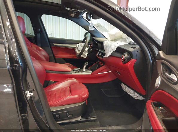 ZASFAKNN5J7B98677 2018 ALFA ROMEO STELVIO Черный Вид салона спереди