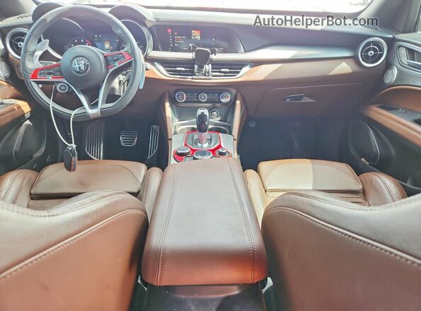 ZASFAKNN7J7B83131 2018 ALFA ROMEO STELVIO White Вид панелі приладів