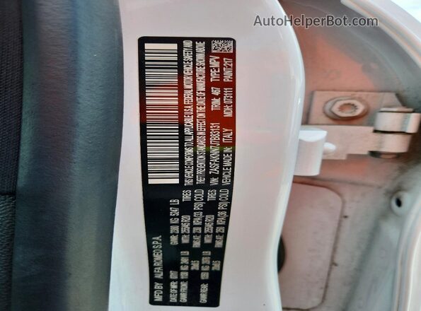 ZASFAKNN7J7B83131 2018 ALFA ROMEO STELVIO White Вид підкапотного простору