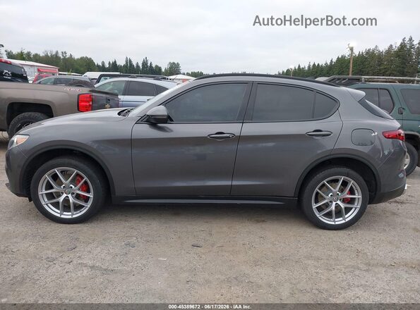 ZASFAKNNXJ7B98948 2018 ALFA ROMEO STELVIO Gray 