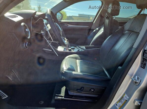 ZASFAKPN9J7B96878 2018 ALFA ROMEO STELVIO Silver Вид салону спереду
