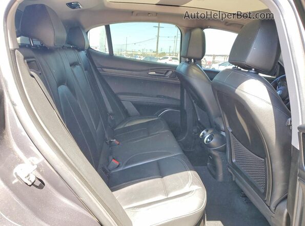 ZASPAJAN4L7C88135 2020 ALFA ROMEO STELVIO Gray Widok wnętrza z tyłu