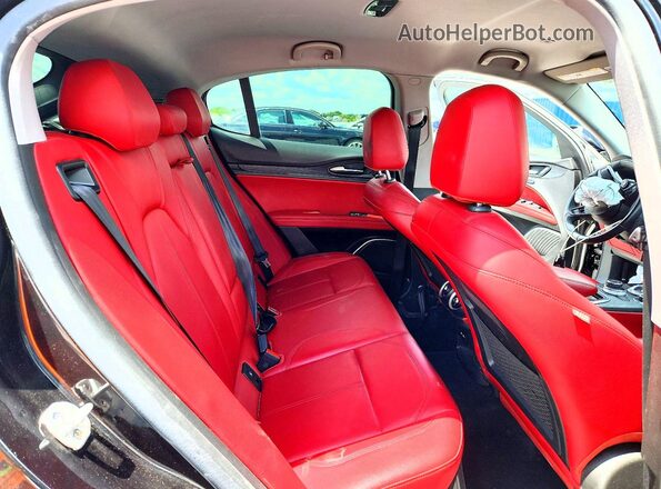 ZASPAJAN4L7C90922 2020 ALFA ROMEO STELVIO Black Vista interior trasera
