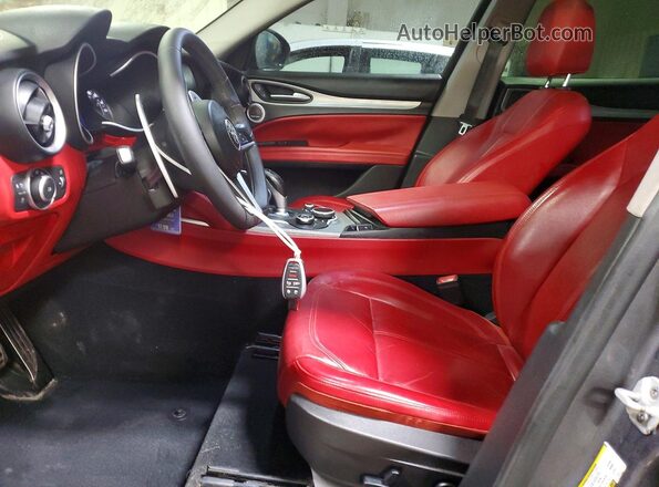 ZASPAJAN5K7C57085 2019 ALFA ROMEO STELVIO Gray Widok wnętrza z przodu