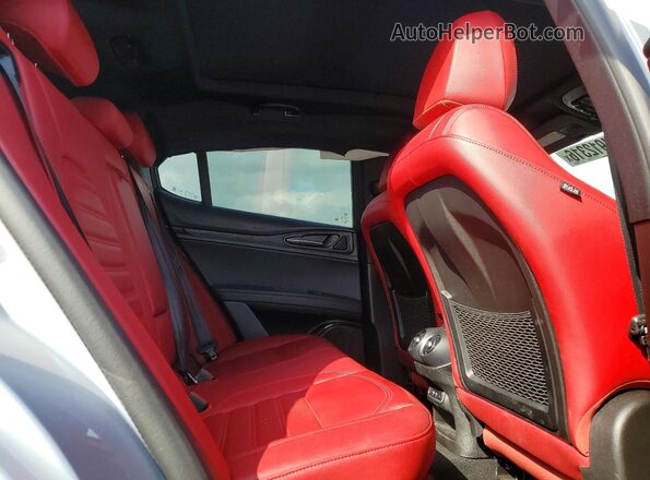 ZASPAJAN9R7D78468 2024 ALFA ROMEO STELVIO White Вид задньої частини салону