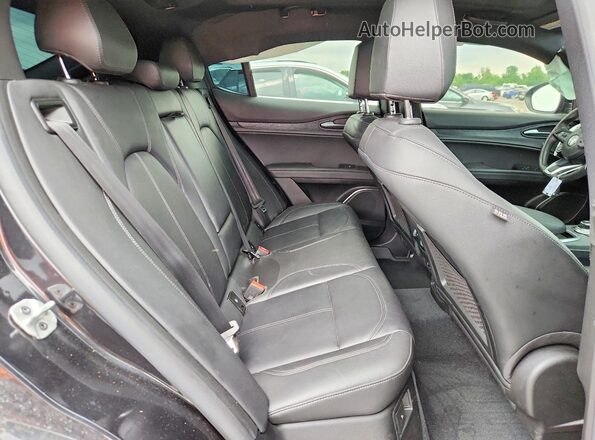 ZASPAKAN2P7D49851 2023 ALFA ROMEO STELVIO Black Widok wnętrza z tyłu