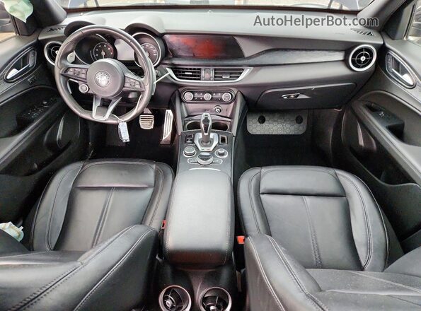 ZASPAKAN2P7D49851 2023 ALFA ROMEO STELVIO Black Widok deski rozdzielczej