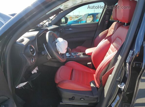 ZASPAKAN5R7D77436 2024 ALFA ROMEO STELVIO Black Սալոնի դիմացի տեսք