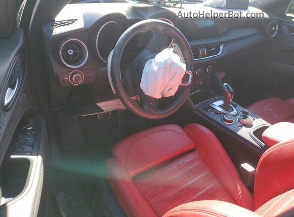 ZASPAKAN5R7D77436 2024 ALFA ROMEO STELVIO Black Առջևի վահանակի տեսք