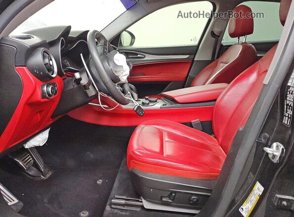 ZASPAKAN6K7C34212 2019 ALFA ROMEO STELVIO Black Widok wnętrza z przodu