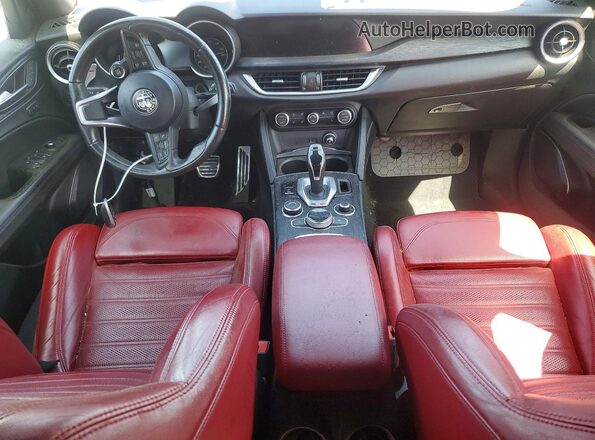 ZASPAKAN9N7D30629 2022 ALFA ROMEO STELVIO Black Առջևի վահանակի տեսք