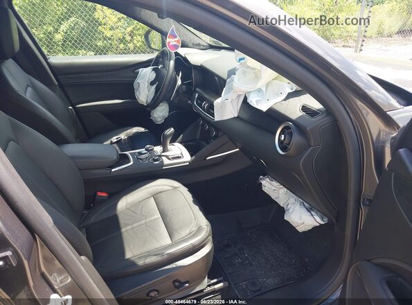 ZASPAKANXP7D57289 2023 ALFA ROMEO STELVIO Gray Вид салону спереду