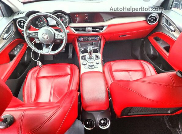 ZASPAKBN0M7D12159 2021 ALFA ROMEO STELVIO Red Vista del salpicadero