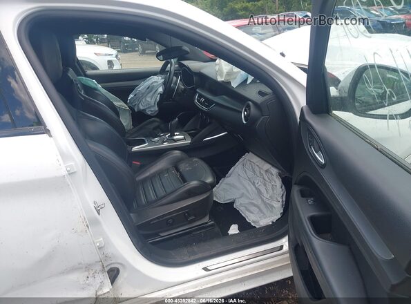 ZASPAKBN3M7D00734 2021 ALFA ROMEO STELVIO White Սալոնի դիմացի տեսք