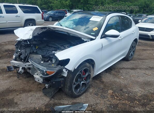 ZASPAKBN3M7D00734 2021 ALFA ROMEO STELVIO White Առջևի ձախ երեք քառորդ տեսարան