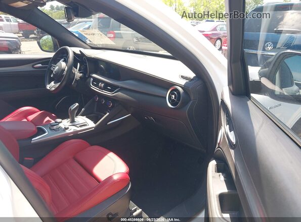 ZASPAKBN3P7D66298 2023 ALFA ROMEO STELVIO White წინა სალონის ხედი