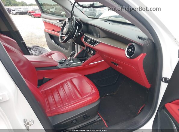 ZASPAKBN4K7C45546 2019 ALFA ROMEO STELVIO White Widok wnętrza z przodu