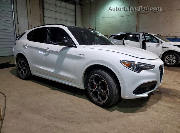 ZASPAKBN4P7D57013 2023 ALFA ROMEO STELVIO White Front right