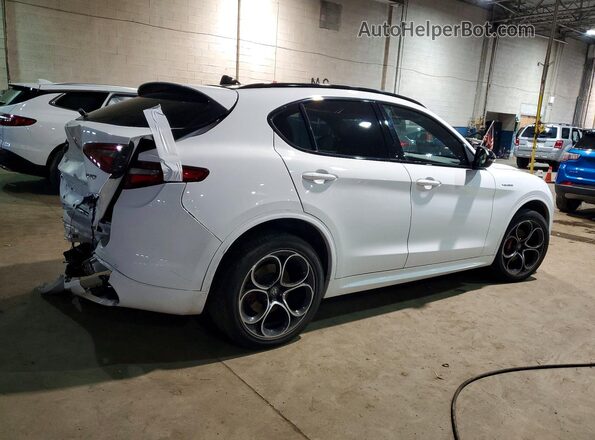 ZASPAKBN4P7D57013 2023 ALFA ROMEO STELVIO White Rear right
