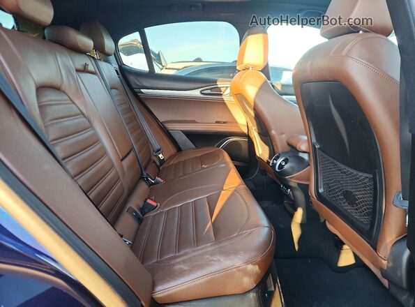 ZASPAKBN5K7C55101 2019 ALFA ROMEO STELVIO Blue Вид задньої частини салону