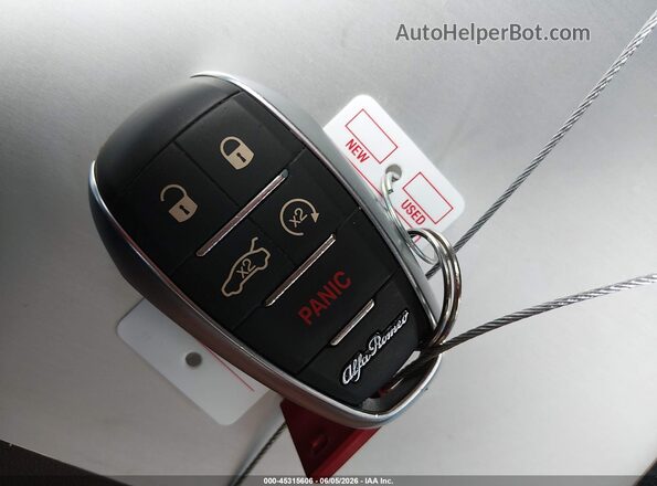 ZASPAKBN5M7C99036 2021 ALFA ROMEO STELVIO Red Dashboard view