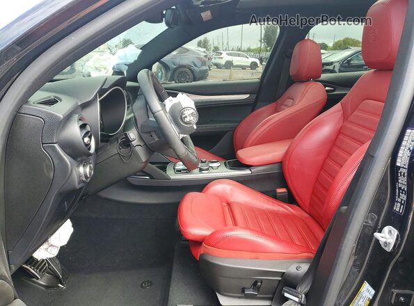 ZASPAKBN5R7D80688 2024 ALFA ROMEO STELVIO Black Widok wnętrza z przodu