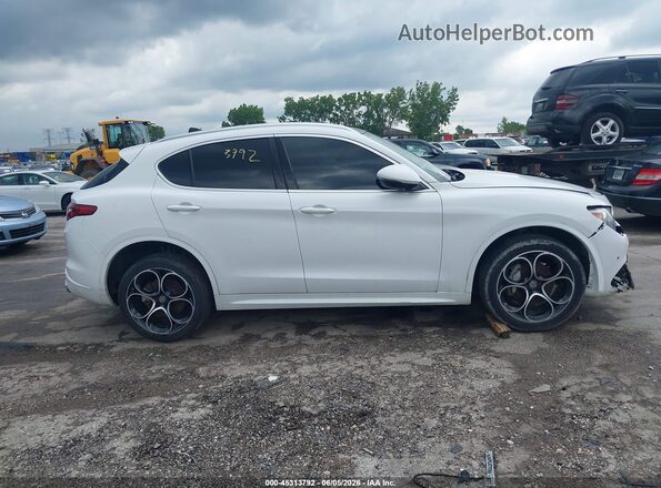 ZASPAKBN6L7C92398 2020 ALFA ROMEO STELVIO White 360 interior view