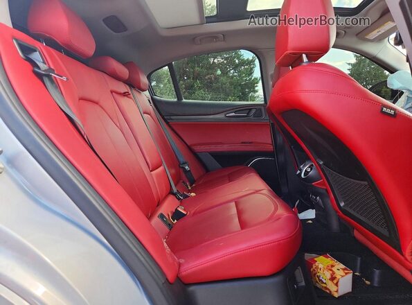 ZASPAKBN6M7D15373 2021 ALFA ROMEO STELVIO Silver Vista interior trasera