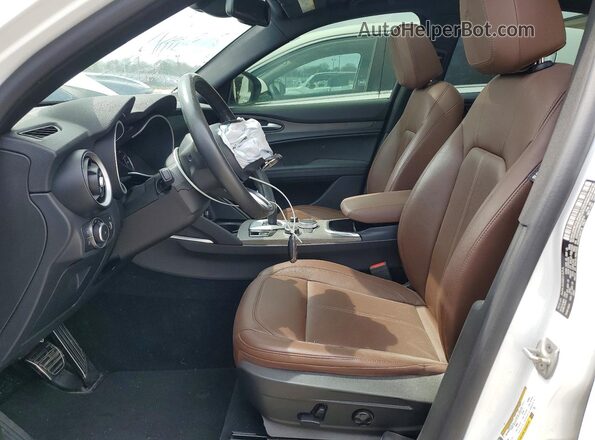 ZASPAKBN6N7D33812 2022 ALFA ROMEO STELVIO White Widok wnętrza z przodu